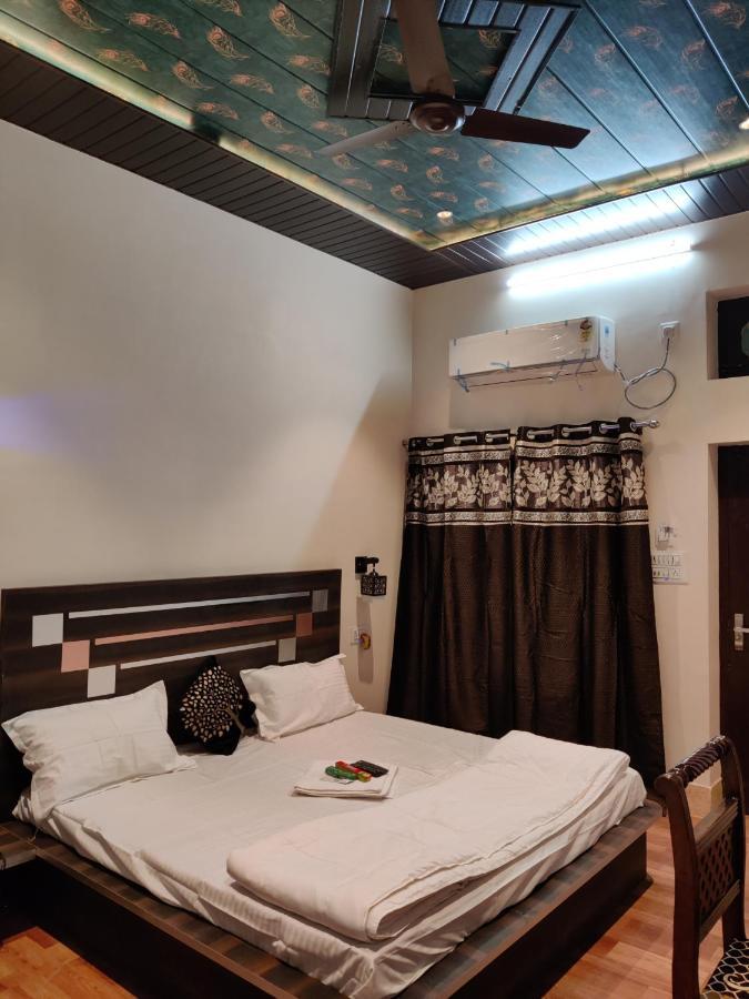 Keshav Hotel Farrukhabad Exterior foto